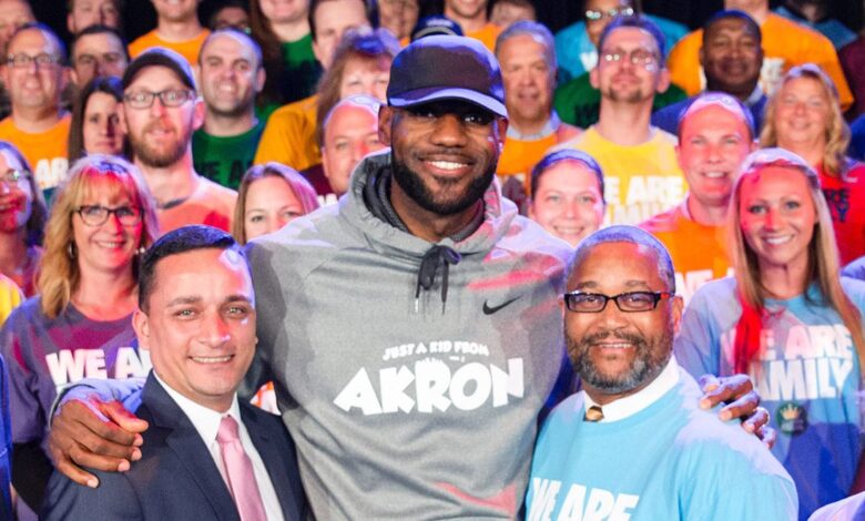 LeBron James Family Foundation||Anuncio del evento.||LeBron