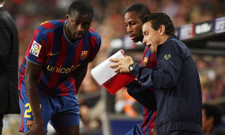 Unzué, dando instrucciones a los jugadores. Foto: FC Barcelona
